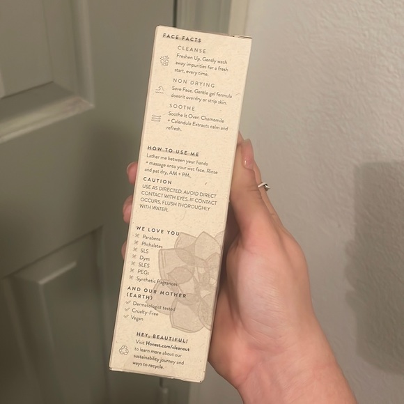 Unopened Honest Gentle Gel Cleanser - Picture 2 of 5